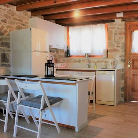 Apartamento Traditional Stone House At Great Location Koróni Exterior foto